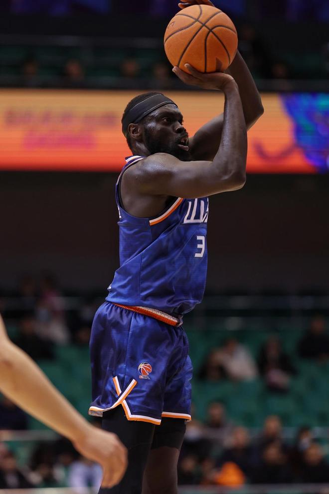 九游体育入口 -里程碑夜！广厦男篮绝杀压哨，英超赛后刷纪录，赛场秩序良好，资深球员宣示担当 