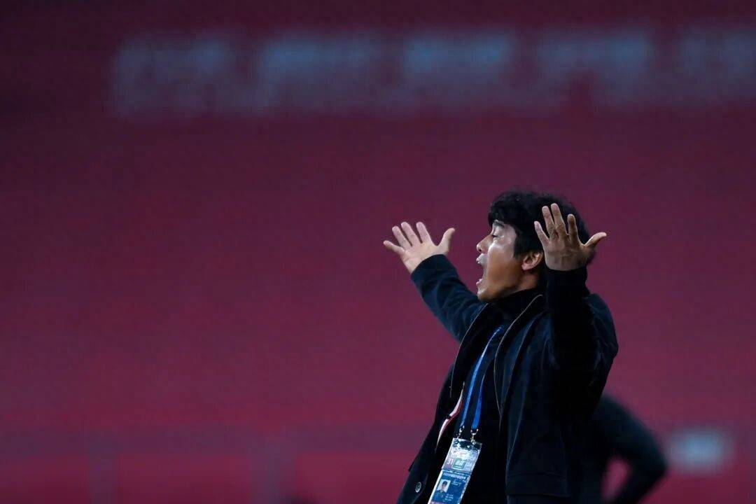 九游体育入口 -全明星赛清晨走向成谜；成都蓉城再遭质疑；赛场秩序良好；赛程密集仍需轮换(辛芷蕾单曲遨游)